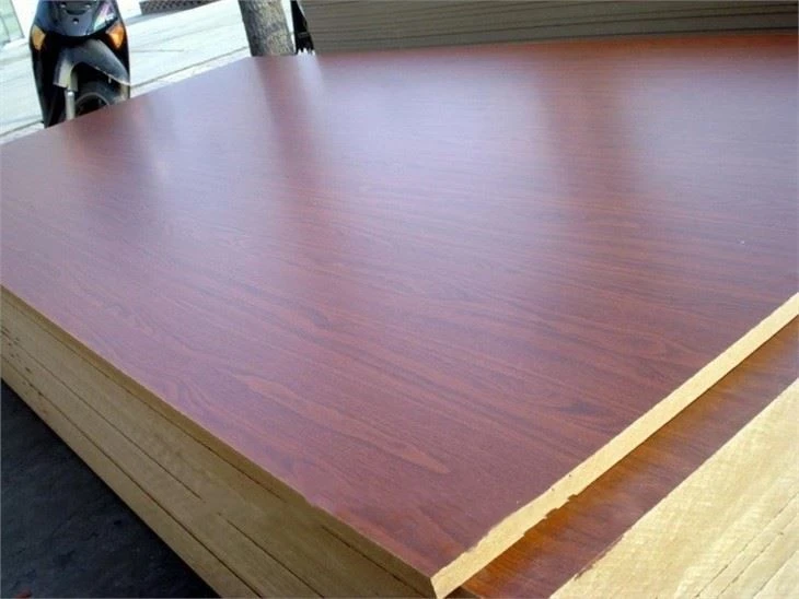 Manufacturer Cheap 4x8 18mm Waterproof Marine Plywood Furniture Melamine Laminated Plywood Price