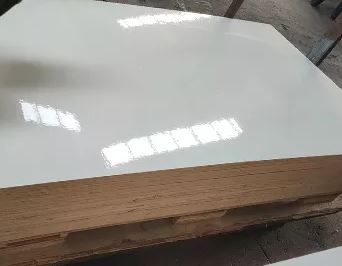 Gute Qualität 1220 * 2440 * 16 mm HPL-Hochdrucklaminat-Sperrholz